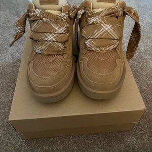 UGG Lowmel New Sneakers with Crisscross Laces color is chestnut